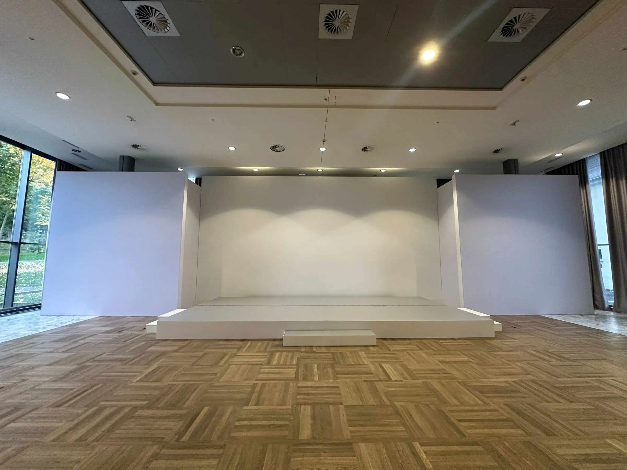 Bad Nauheim – EuroCarBody — Stage construction